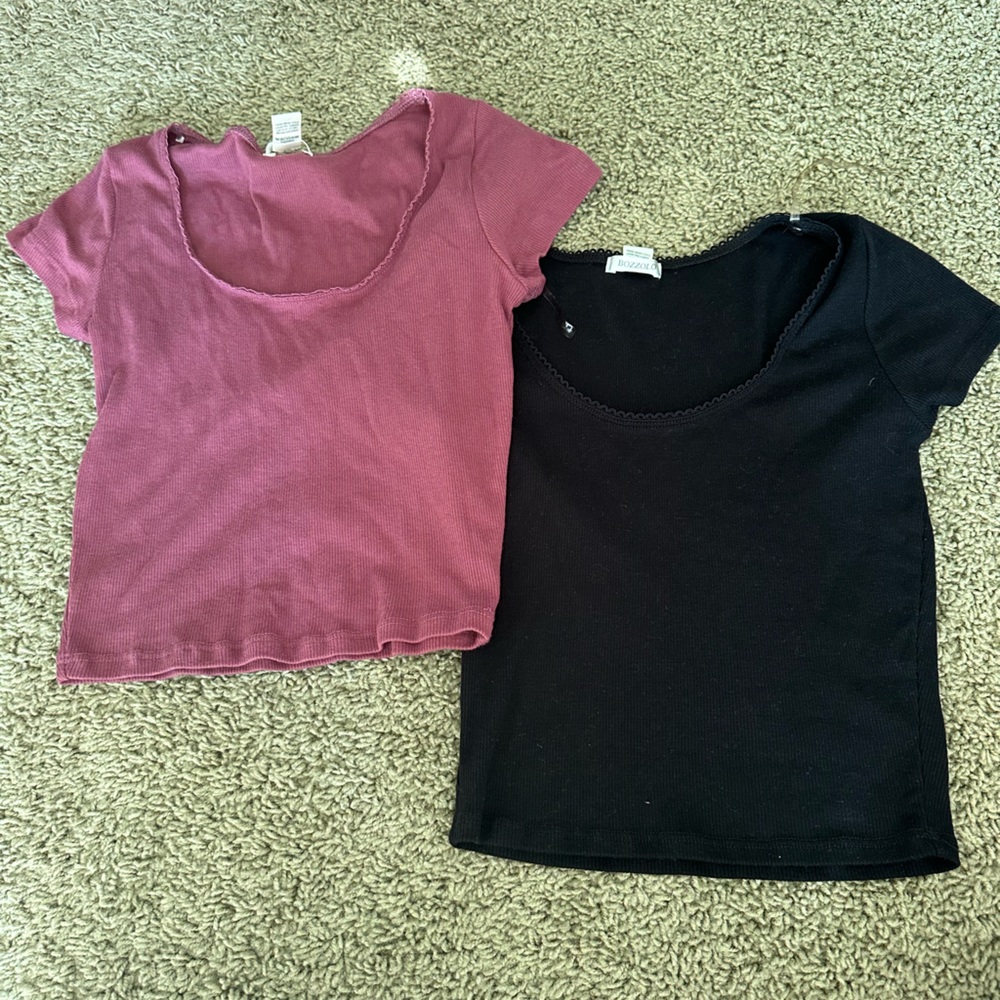 2 t shirts ribbed